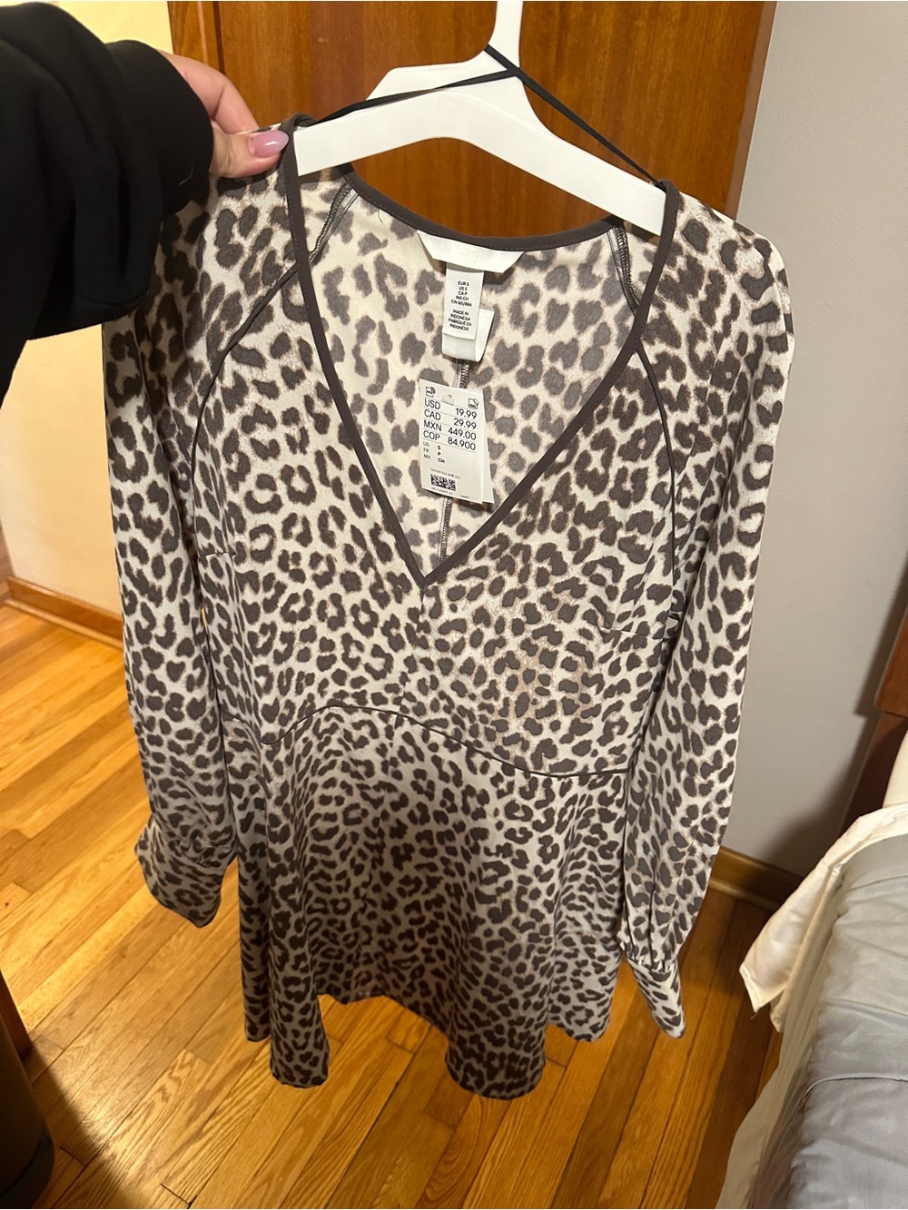 H&M cheetah Print V-Neck Long Sleeve Women's dress- Taupe/Black